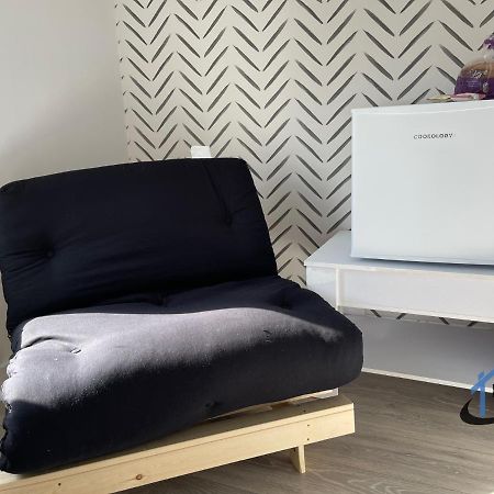 קטרינג Acaster House, X4 Rooms With En-Suites X1 Room Private Bathroom, Street Parking, Close To Train Station מראה חיצוני תמונה